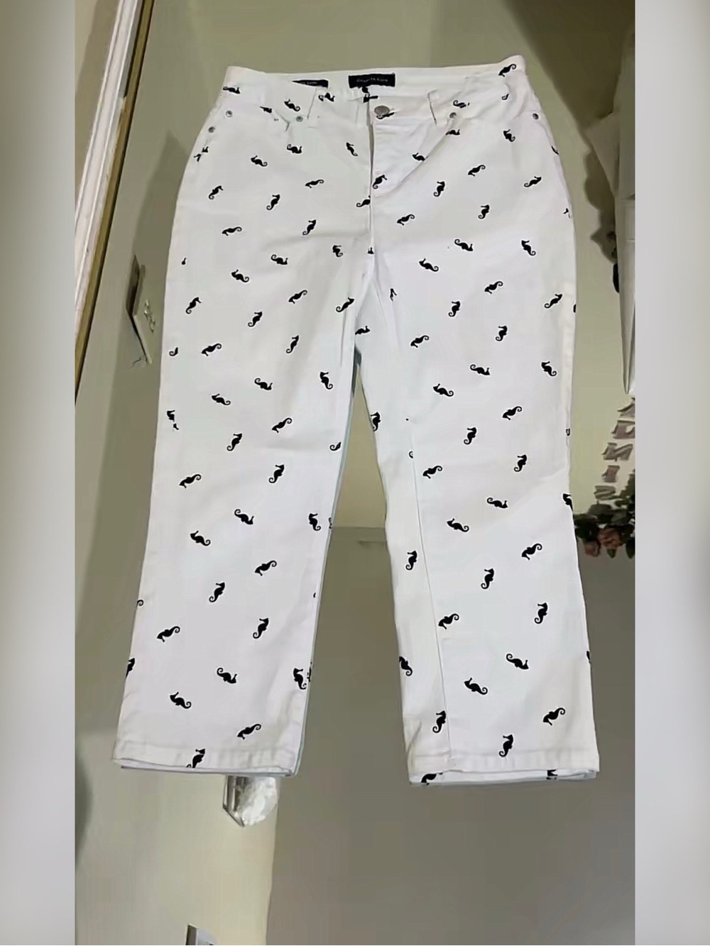 Charter Club White Capri Pants with Black Seahorse Print